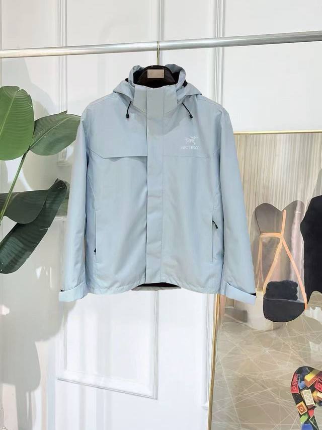 New Arrival: Three-in-one lamb wool Arc'teryx Beta Sv jacket with 10,000-stitch