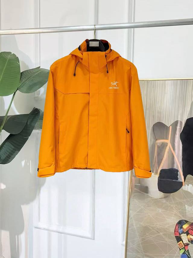 New Arrival: Three-in-one lamb wool Arc'teryx Beta Sv jacket with 10,000-stitch