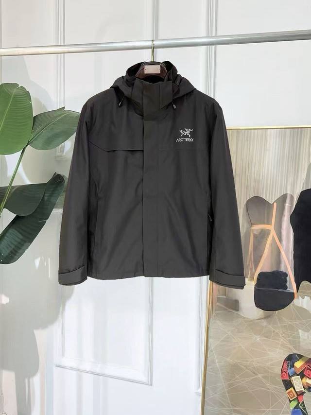 New Arrival: Three-in-one lamb wool Arc'teryx Beta Sv jacket with 10,000-stitch