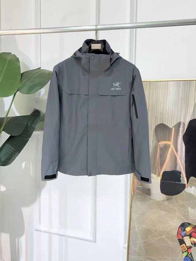 New Arrival: Three-in-one lamb wool Arc'teryx Beta Sv jacket with 10,000-stitch