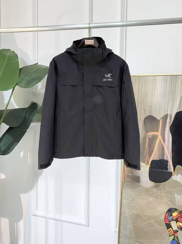 New Arrival: Three-in-one lamb wool Arc'teryx Beta Sv jacket with 10,000-stitch