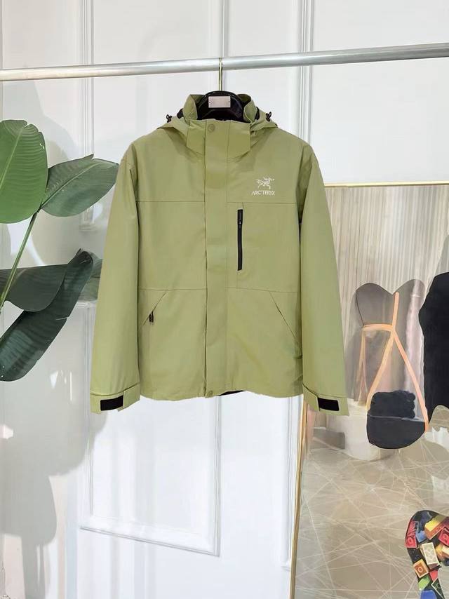 New Arrival: Three-in-one lamb wool Arc'teryx Beta Sv jacket with 10,000-stitch