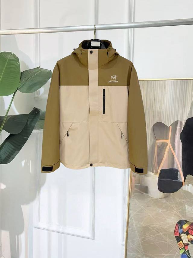 New Arrival: Three-in-one lamb wool Arc'teryx Beta Sv jacket with 10,000-stitch