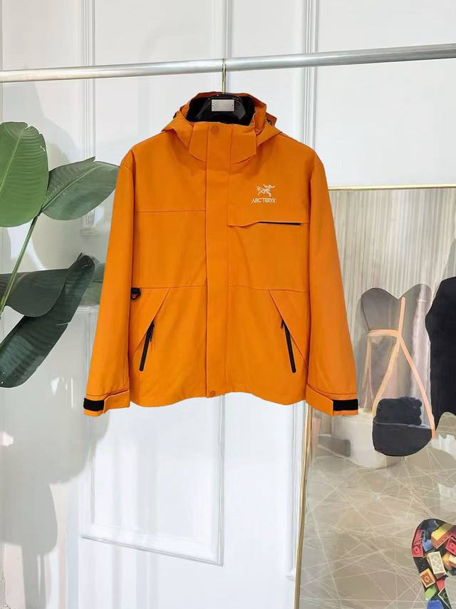 New Arrival: Three-in-one lamb wool Arc'teryx Beta Sv jacket with 10,000-stitch