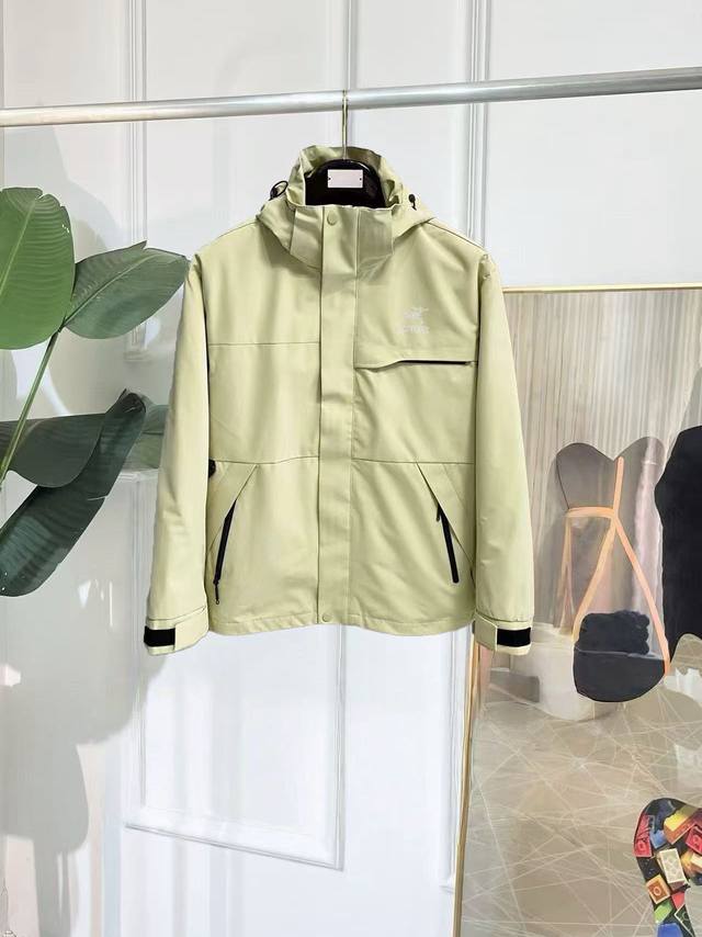 New Arrival: Three-in-one lamb wool Arc'teryx Beta Sv jacket with 10,000-stitch