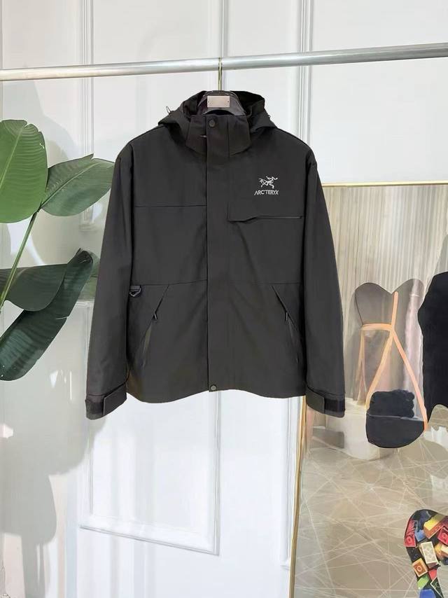 New Arrival: Three-in-one lamb wool Arc'teryx Beta Sv jacket with 10,000-stitch