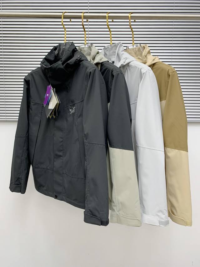 Three-in-one lamb wool Arc'teryx Beta Sv jacket with 10,000-stitch embroidery,