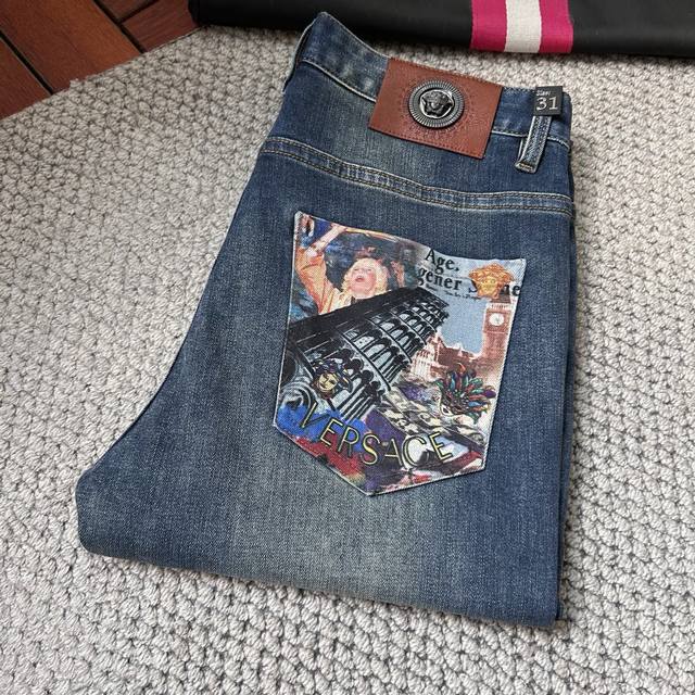 Versace Fall/Winter New Arrival Jeans - A best-selling item in department stores