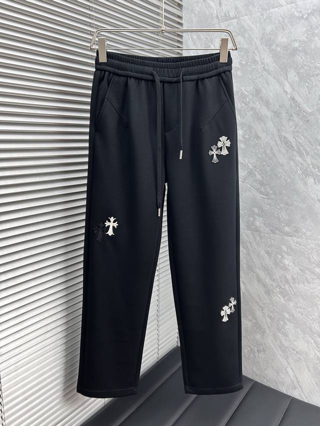 Kro's 2025 Autumn Collection is now available in boutiques. High-quality, fashi