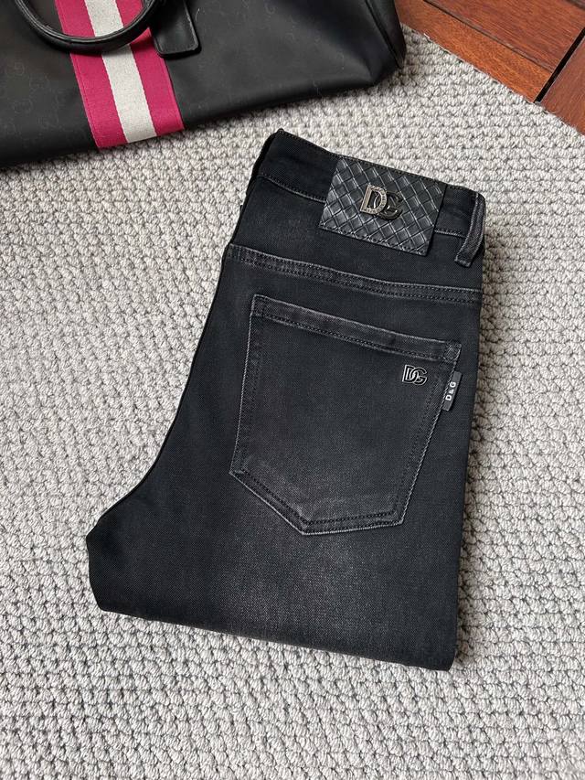 Dolce & Gabbana's 2025 Autumn/Winter New Arrival Jeans - Effortless in Boutiques