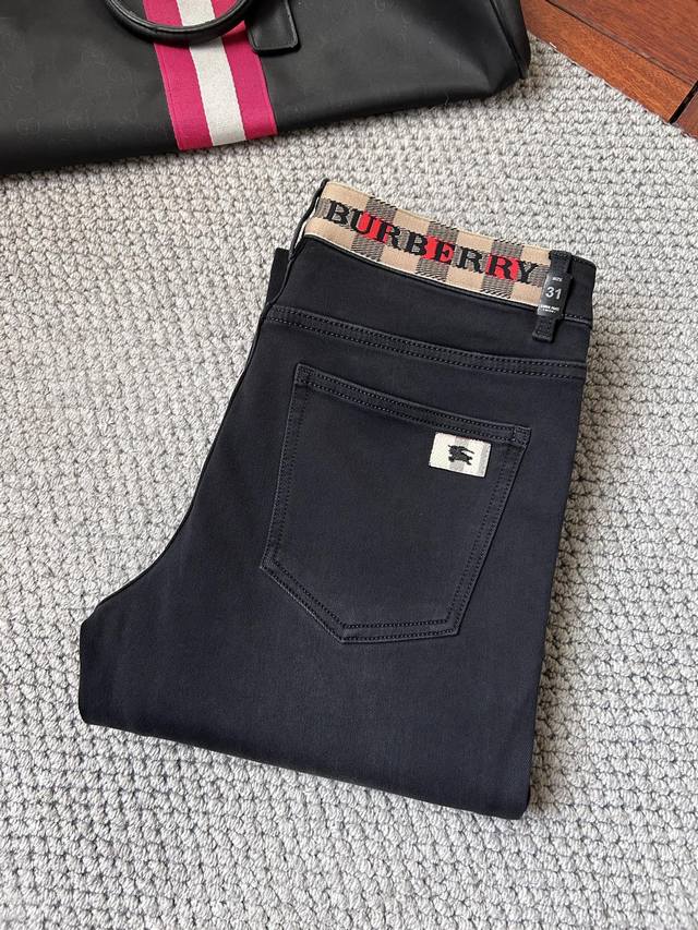 Burberry's 2025 Autumn/Winter Newest Fleece-Lined Jeans - Effortless in Boutiqu