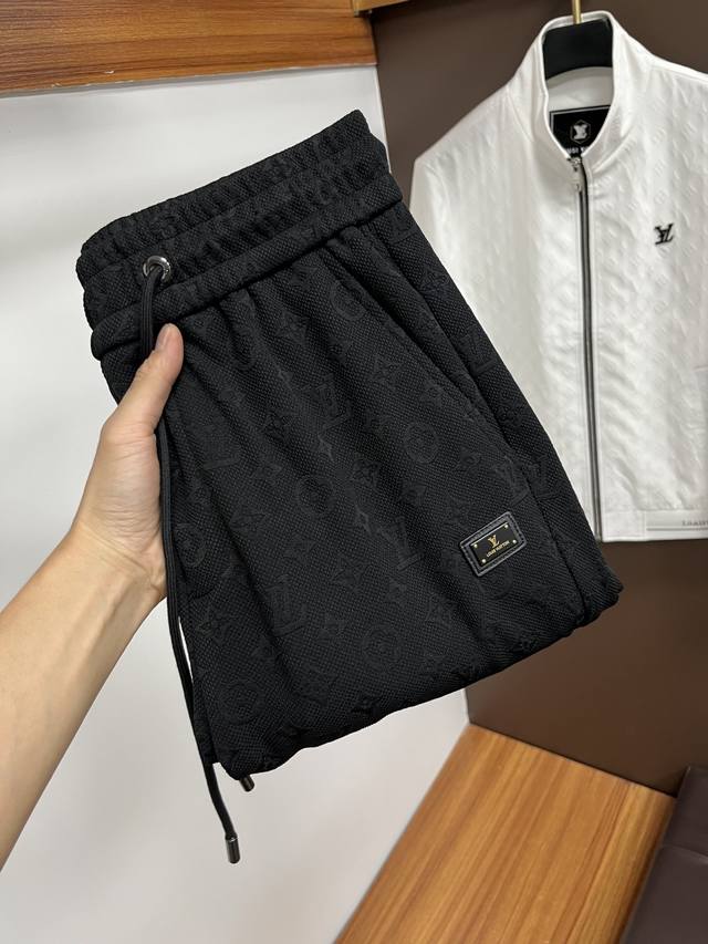 Lv 2025Ss Autumn New Arrival. High-quality, fashionable casual pants, custom-mad