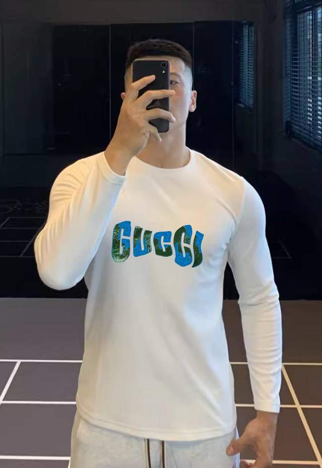 Gucc*Gu-Qi 25S New Modal Long-Sleeve T-Shirt. A very fun visual effect!!! The cl