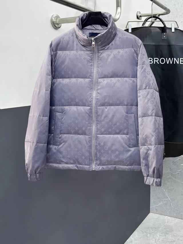 Louis Vuitton (LV) official website new down jacket. This jacket, touted as the