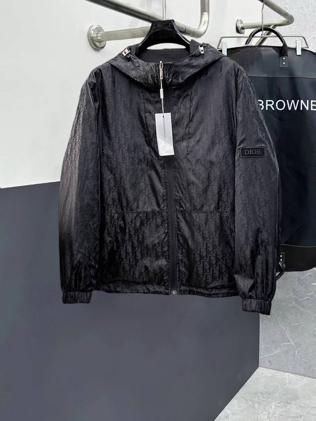 Dior High-Quality 2025 Spring New Arrival Jacket. A runway piece in perfect con