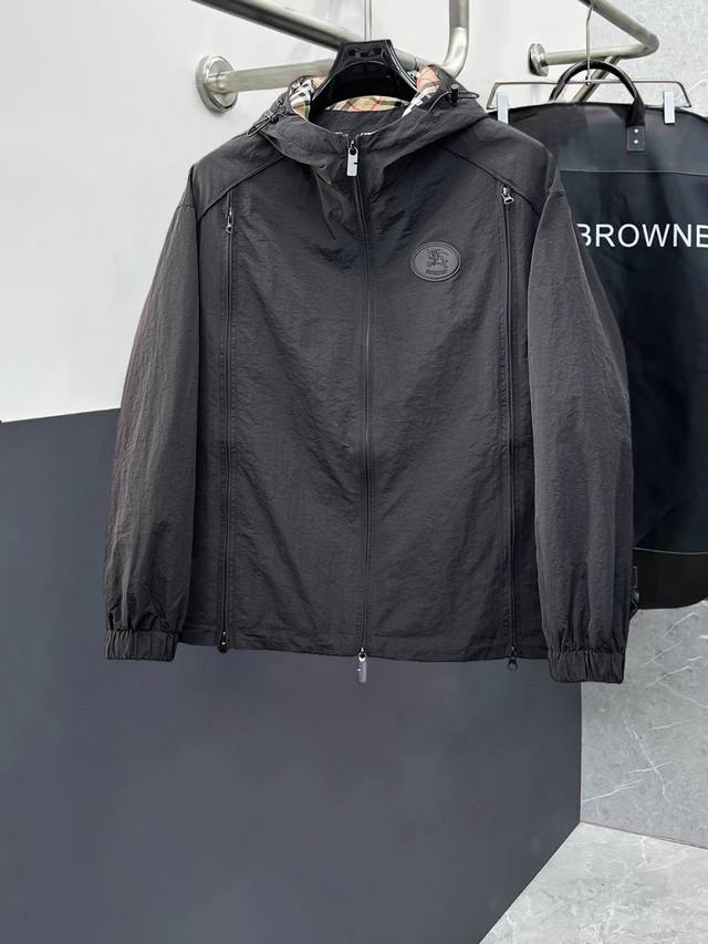 Burberry High-Quality 2025 Spring New Arrival Jacket. A runway piece in perfect