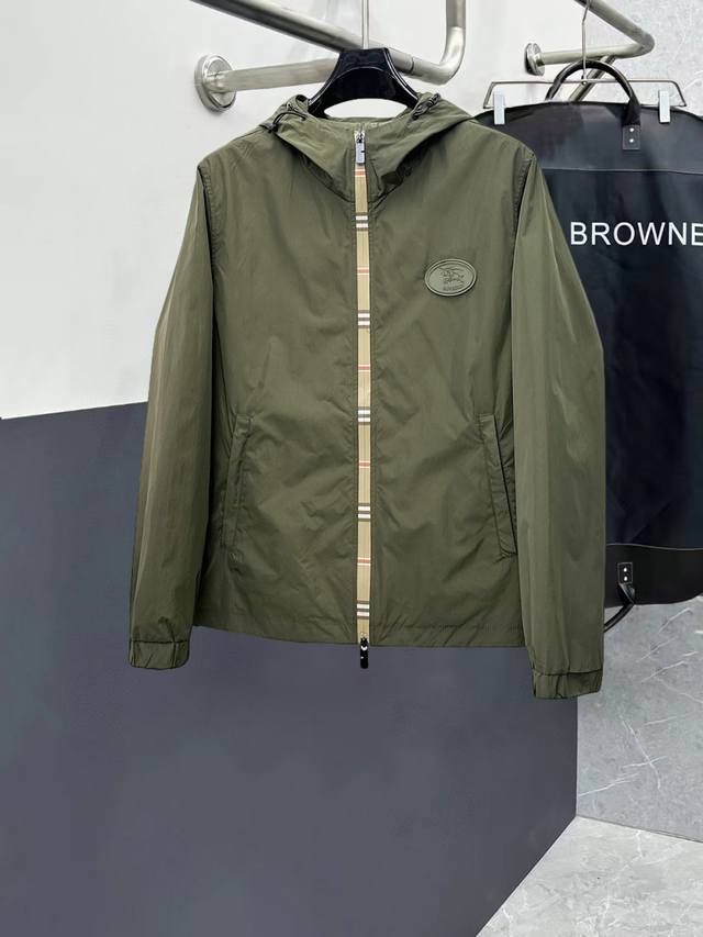 Burberry High-Quality 2025 Spring New Arrival Jacket. A runway piece in perfect