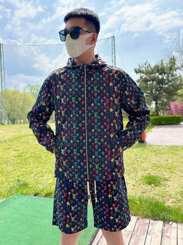 Louis Vuitton LV 2025 Summer Sun Protection Shirt and Shorts Set. Synchronized