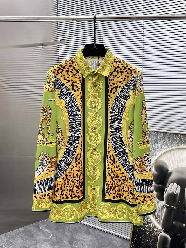 Versace 2025 Spring/Summer New Men's Long-Sleeve Shirt, High-End Version! Custo
