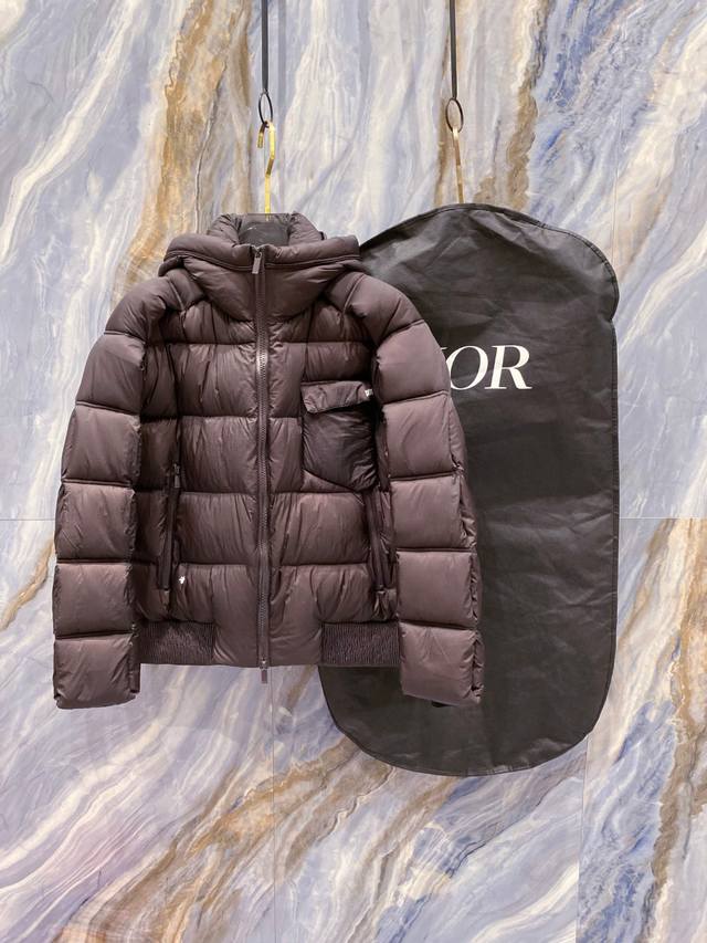 Dior 2025 Winter Newest Down Jacket 3D tailored silhouette for a slim and stylis