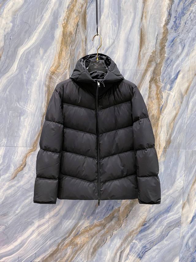 Moncler Forez 2025 Men's Hooded Short Down Jacket. Detachable hood, convertible