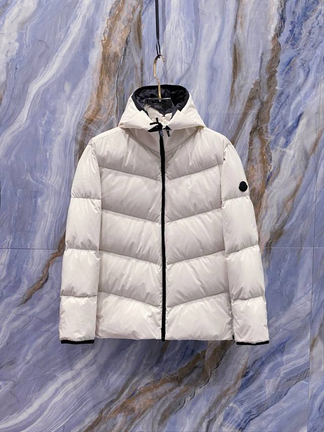 Moncler Forez 2025 Men's Hooded Short Down Jacket. Detachable hood, convertible