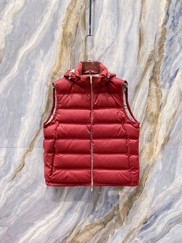 25 Autumn/Winter New Arrivals: Bc's new down vest is now available. The hood is