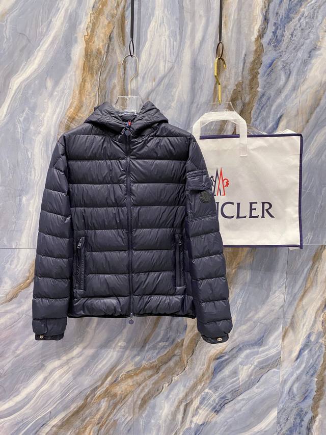 Moncler Goose Down Jacket, 2025 Winter New Men's Hooded Down Jacket. High-quali
