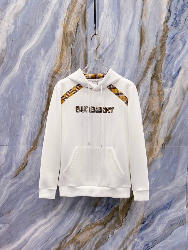 Burberry's new Fall/Winter 2025 collection is now available! This incredibly st