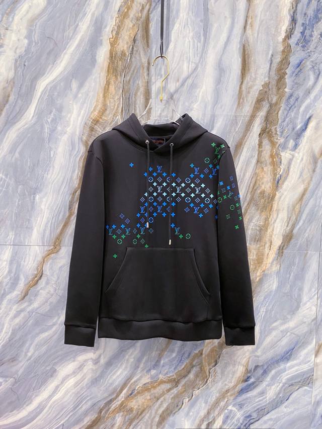 Lv The brand new Fall/Winter 2025 collection is now available! This incredibly s