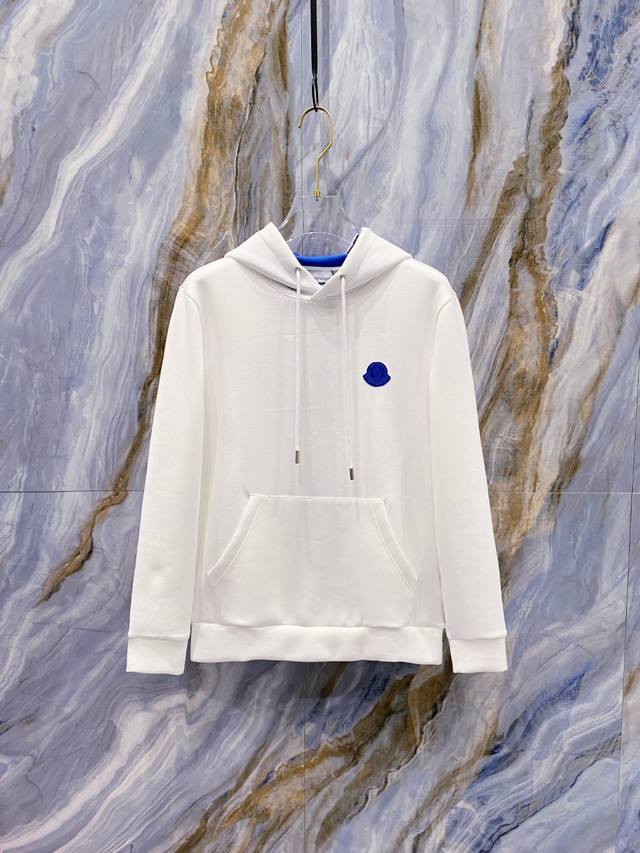 Moncler's new 2025 Autumn/Winter collection is now available! This unisex hoode