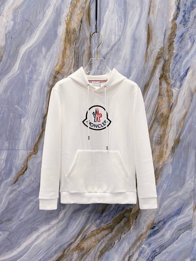 Moncler's new 2025 Autumn/Winter collection is now available! This incredibly s