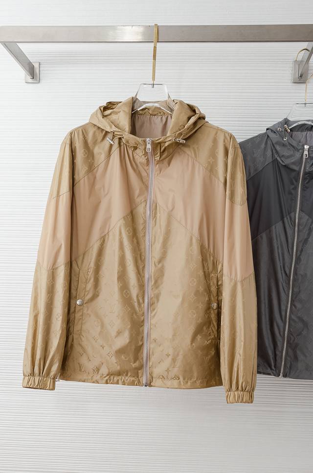 Lv 25Fw Men's Hooded Jacket# This classic style incorporates the currently popul