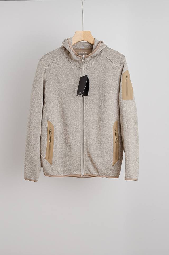 Arc'teryx hooded fleece jacket, made with high-quality cationic blend fabric, s