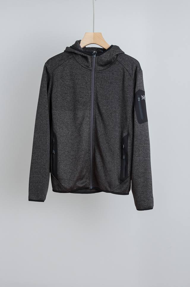 Arc'teryx hooded fleece jacket, made with high-quality cationic blend fabric, s