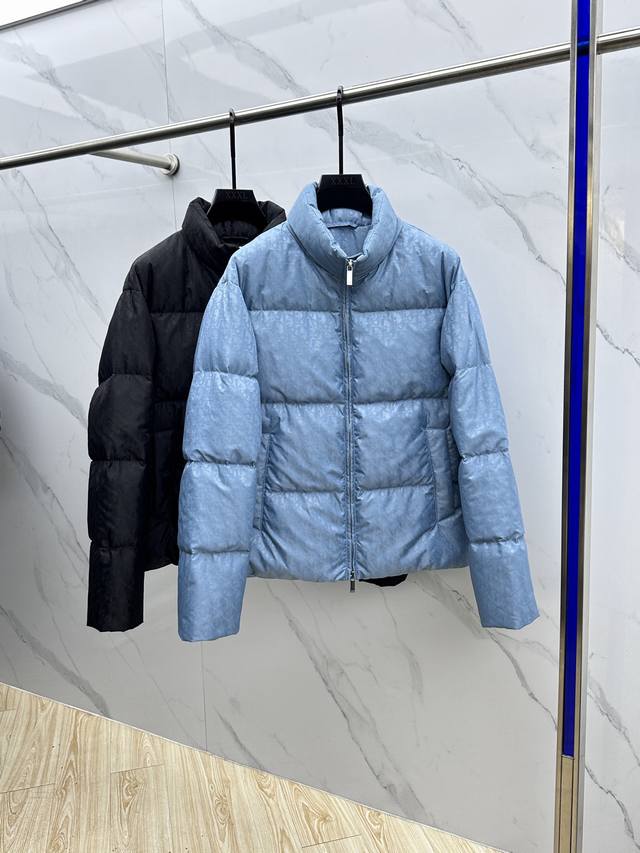 Dior's popular 2580 Fall/Winter stand-up collar turtleneck down jacket, a rare f