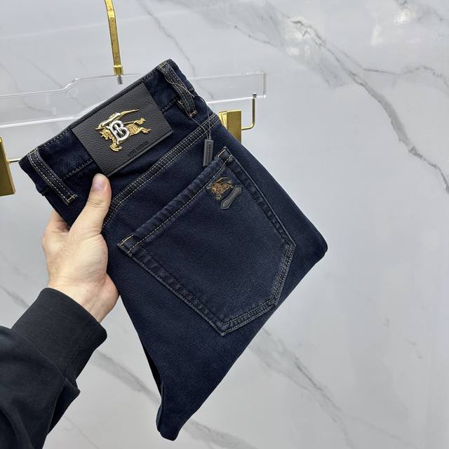 Burberry 2025 Fall/Winter Fleece-Lined Thickened Newest Jeans, Available Now at