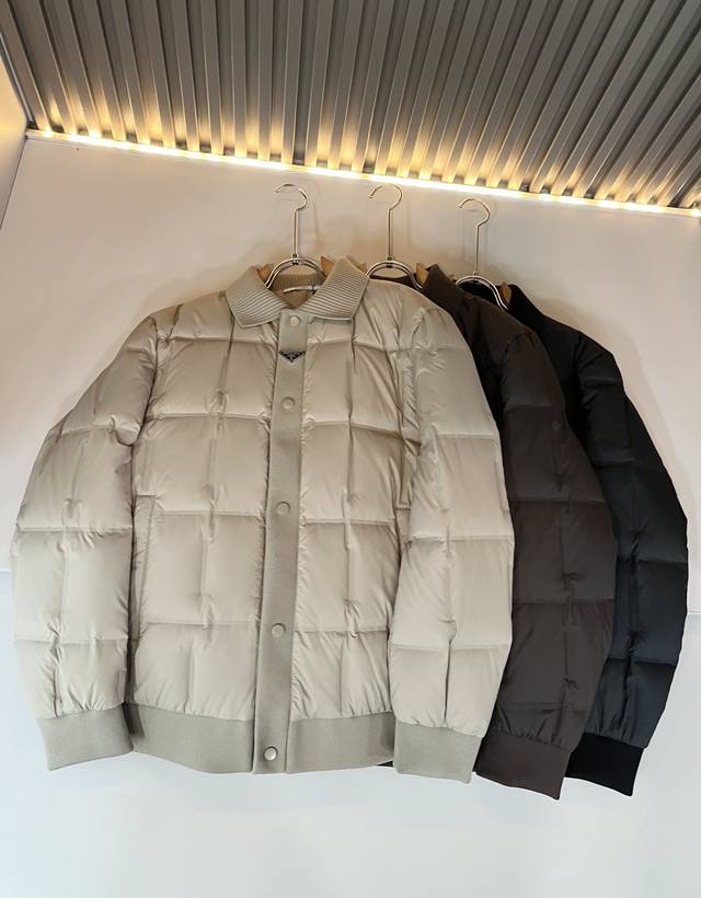 prad*A Prada 2025 Autumn/Winter Unisex Down Jacket, in stock! Prada has reintrod