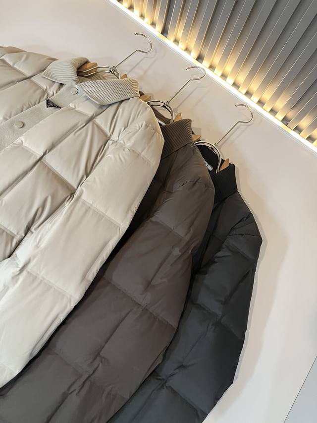 prad*A Prada 2025 Autumn/Winter Unisex Down Jacket, in stock! Prada has reintrod