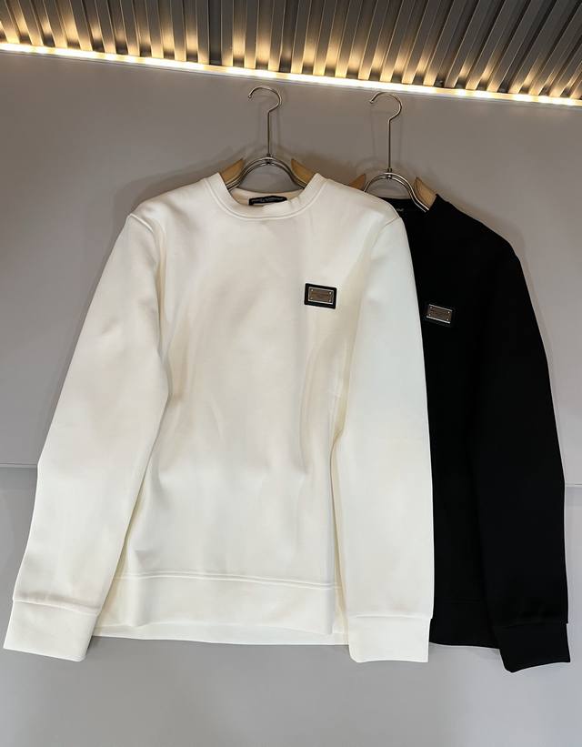 Size fits up to 240 lbs. Dolce & Gabbana 2025 Autumn/Winter New Unisex Long-Sle