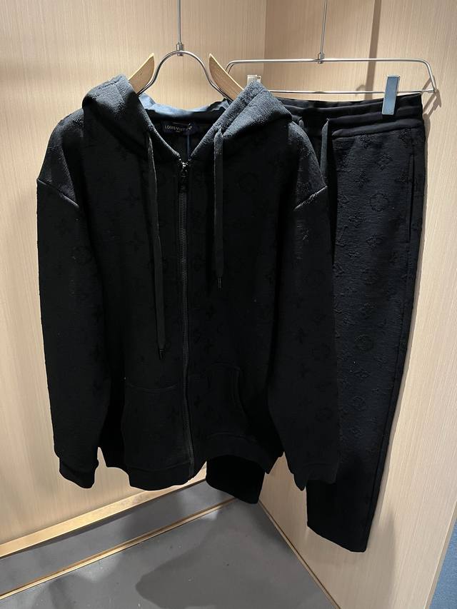 Louis Vuit*On 2025 Fall/Winter Monogram Collection! Unisex Sets! The new high-en