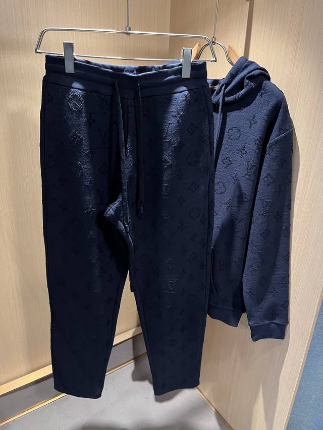 Louis Vuit*On 2025 Fall/Winter Monogram Collection! Unisex Sets! The new high-en