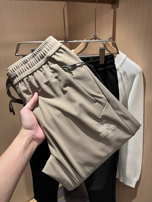 Arcter*X 2025 Autumn/Winter New Casual Sports Style Pants. When it comes to outd