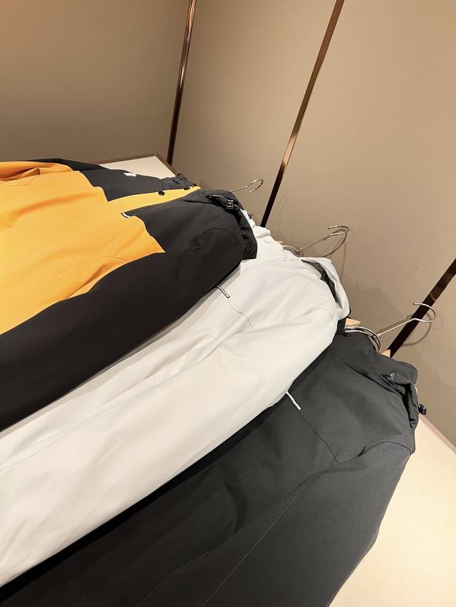 Descente, 2025 Autumn/Winter New Men's and Women's Cotton Jackets, a profession