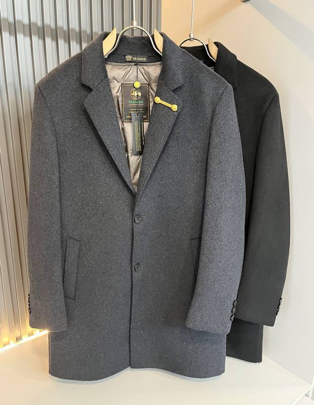 Vers*Ce 2025 Autumn/Winter New Arrival Original Single-Piece Wool Coat/Jacket, V