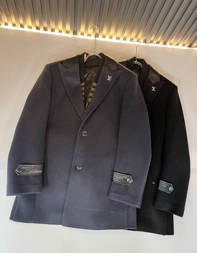 Louis Vuitton 2025 Fall/Winter Newest Wool Mid-Length Coat, Rarely Available Thr