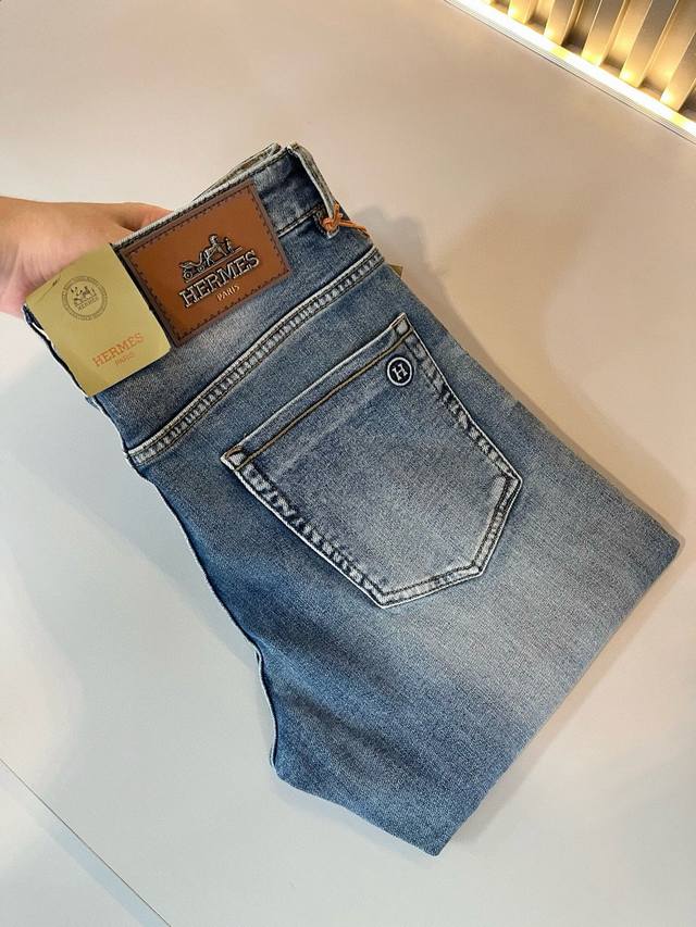 Herm*S 2025 Autumn/Winter Men's High-End Washed Straight Leg Denim Jeans, Overse