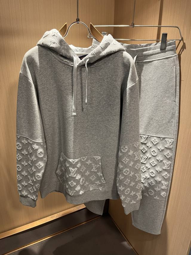 Louis Vuit*On 2025 Autumn/Winter New Collection Suit, a luxurious casual suit, u