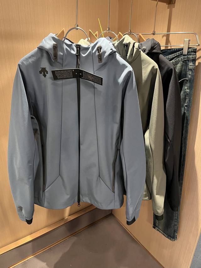 Descente 2025 Autumn/Winter New Unisex Jacket. A professional sportswear brand w