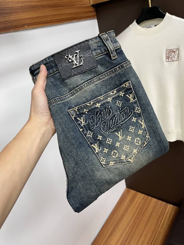 Lv 2025 Autumn New Arrival European Style Men's Business Casual Jeans. When busi